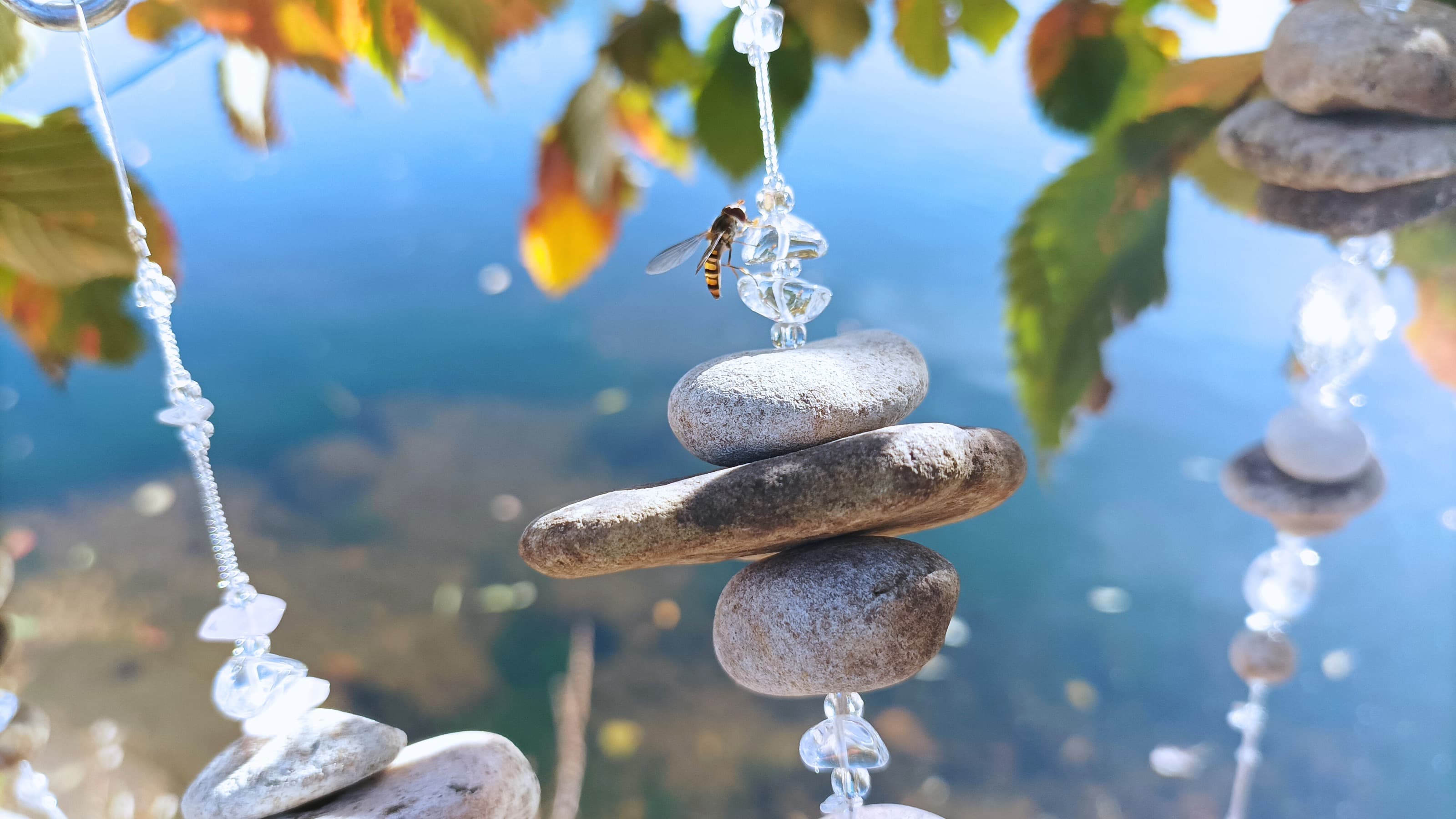 Říční kameny s krystaly, Eiwan atelier (1)